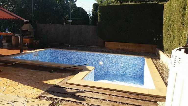Los colores más populares del liner de piscinas en Tarragona