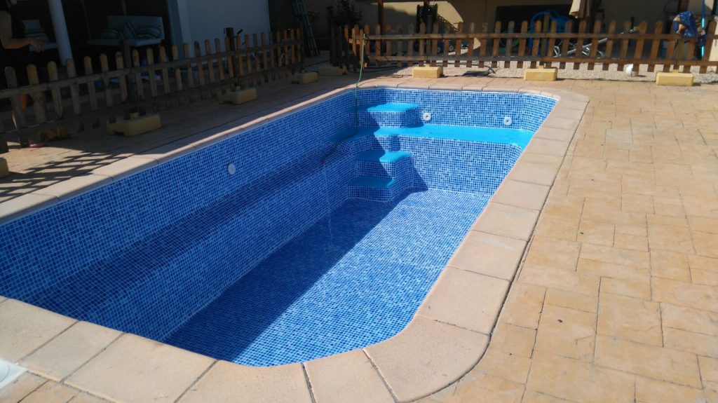 reparacion-piscina-poliester10