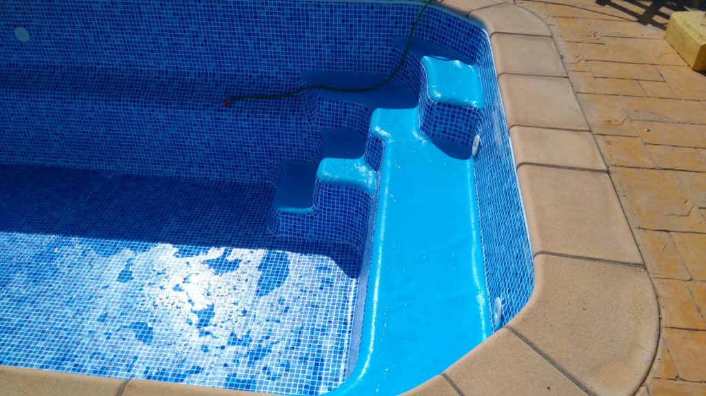 reparacion-piscina-poliester11