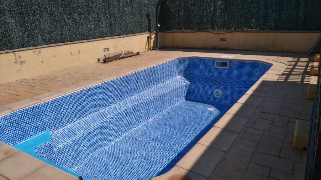 reparacion-piscina-poliester13