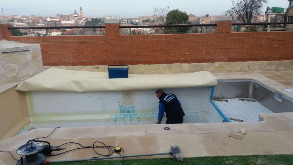 reparacion-piscina-poliester15