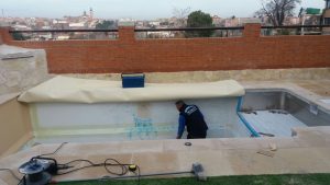 reparacion-piscina-poliester15