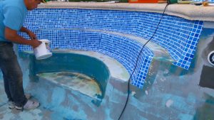 reparacion-piscina-poliester2