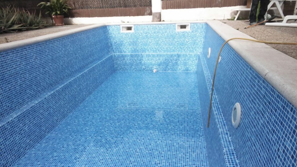 reparacion-piscina-poliester23