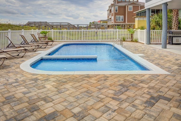 Beneficios del liner para piscinas y consejos de mantenimiento