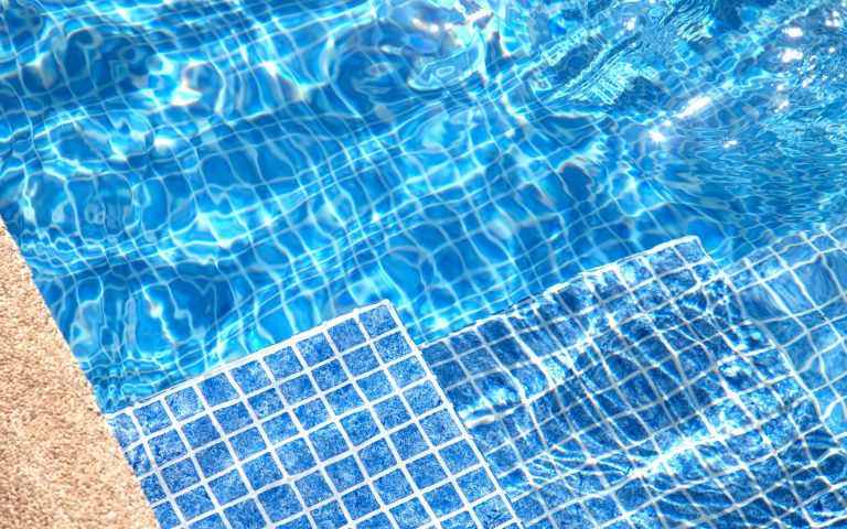 Todo lo que necesitas saber sobre el liner de piscinas
