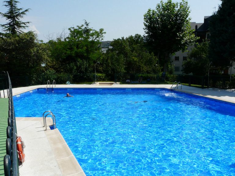 Prolonga la vida de tu piscina con el mantenimiento