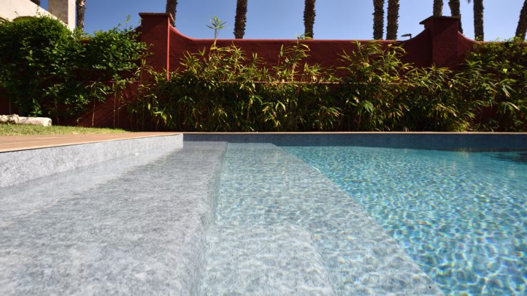 ¿Cómo rehabilitar el liner de tu piscina sin gastarte demasiado dinero y consiguiendo las máximas garantías?