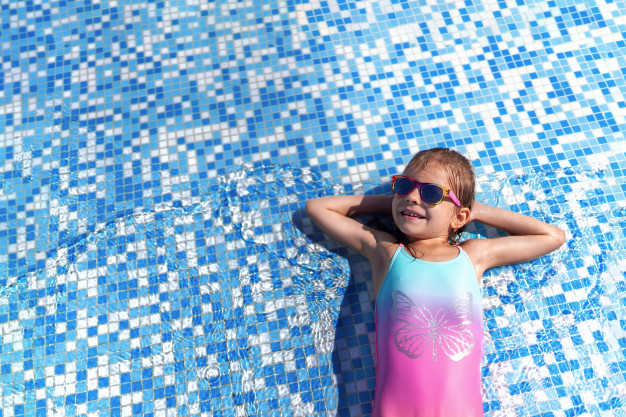 ¿Cómo conseguir que tu piscina parezca nueva con el liner para piscinas?