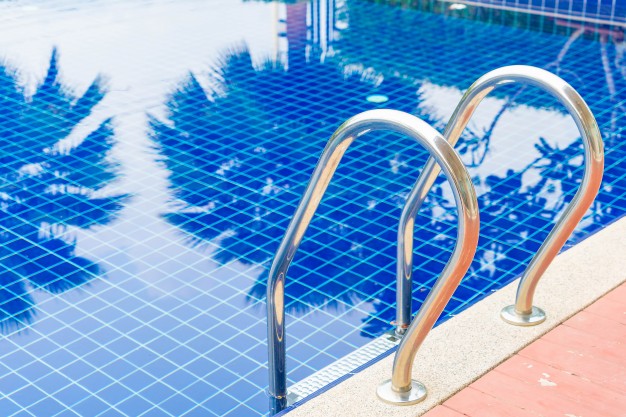 ¿Por qué elegir revestimientos de liner para piscinas de obra y hormigón en Terrassa?