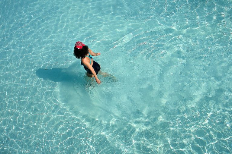 Los cuidados de una lámina armada para piscinas