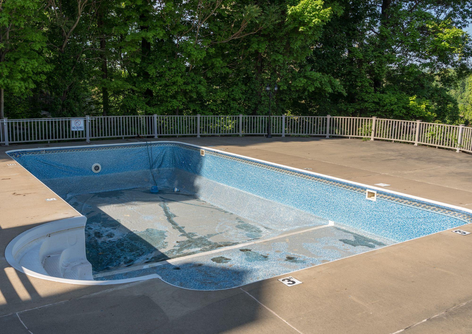 Reparación de liner de una piscina 
