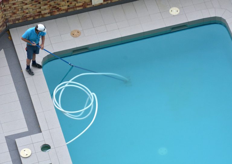 Liner piscinas en Barcelona: Especialistas en reparación para tu oasis acuático
