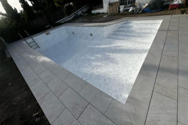 Diseño y estética: Cómo elegir un liner de piscina que complemente tu jardín