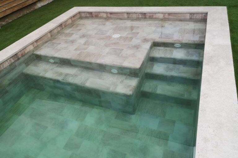 Liners para piscinas comunitarias: aspectos a considerar para administradores y propietarios
