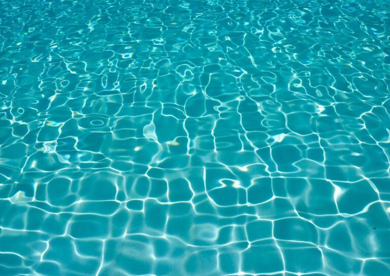 Paso a paso: lo que debes hacer para cuidar el liner de piscinas luego del verano