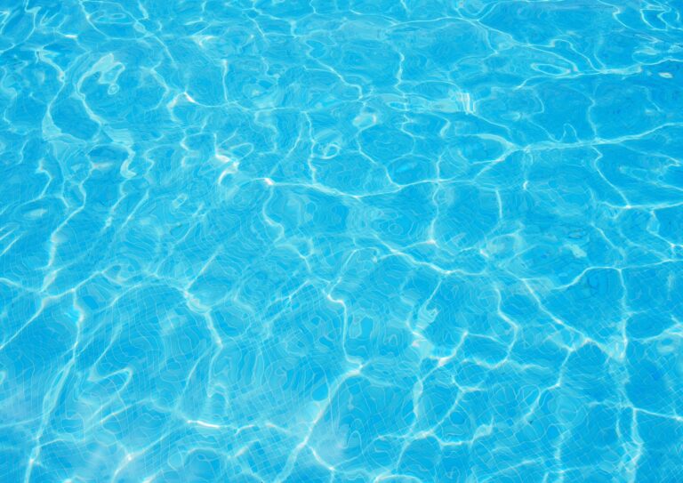 Reparación de liner en piscinas en Polinyà: señales de desgaste y cómo actuar a tiempo
