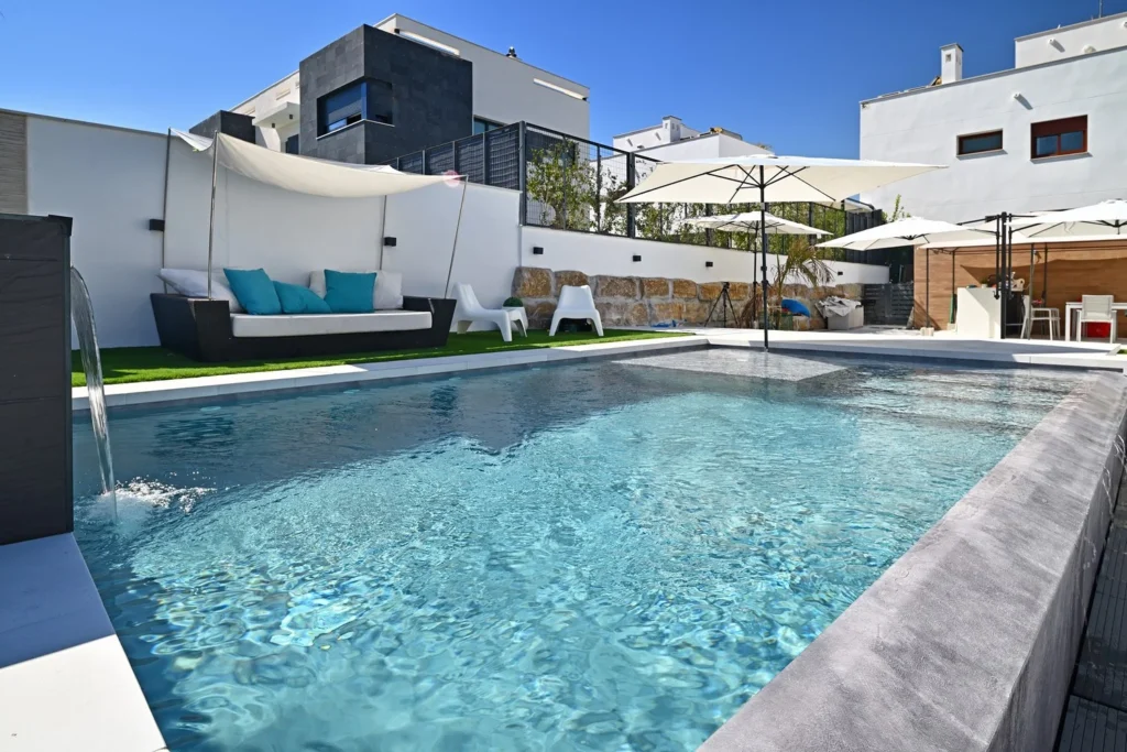 cambiar el liner de la piscina en una reforma