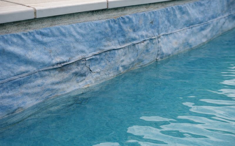 liner piscina envejecido color desgastado