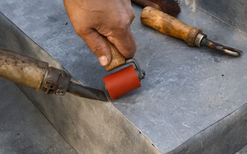 instalación liner piscina detalle trabajo