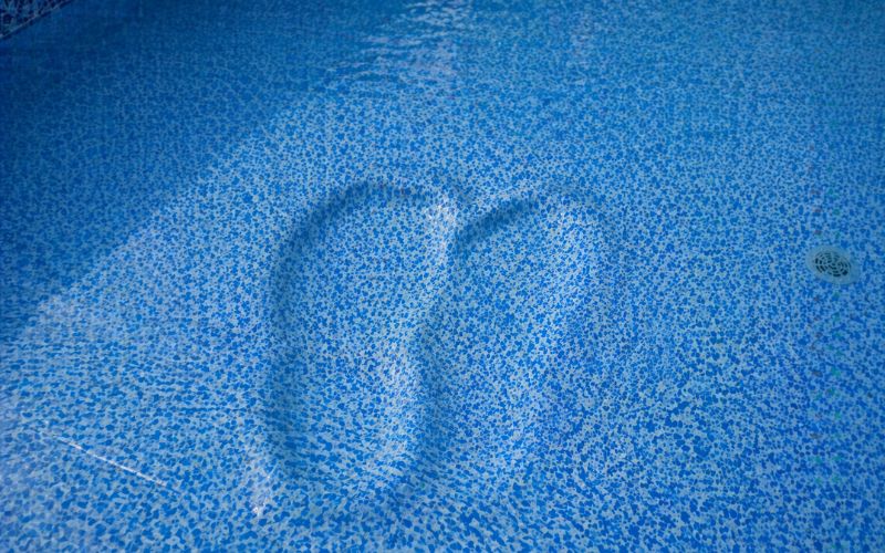 liner piscina huella pisada fondo