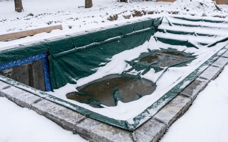 Qué le pasa al liner de la piscina cuando no se usa durante meses