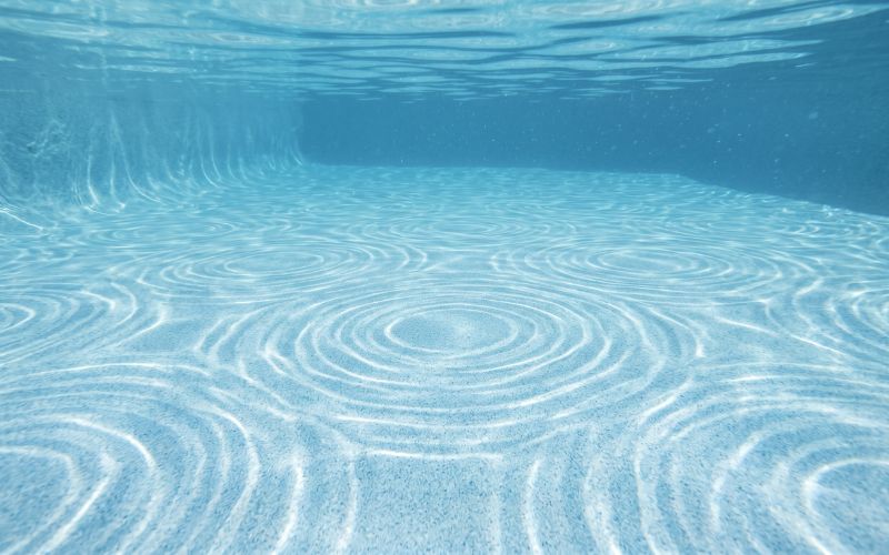 liner piscina marcas circulares superficie