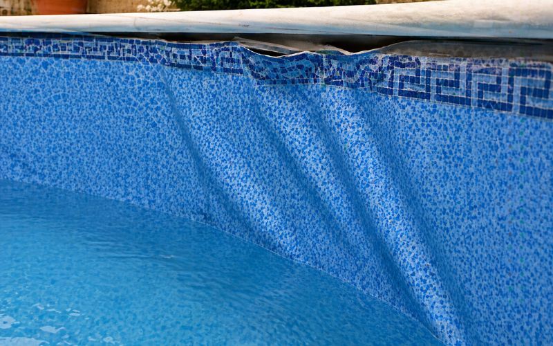 liner piscina pared irregular deformación