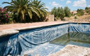 temperatura del agua afectando al liner de una piscina exterior