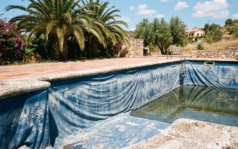 temperatura del agua afectando al liner de una piscina exterior
